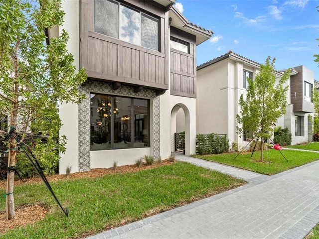 4482 NW 80th Ave, Doral FL 33166