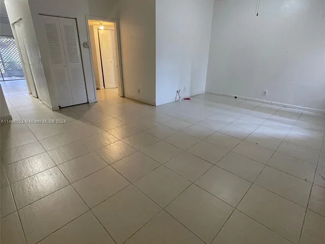 7412 NW 34th St, Lauderhill FL 33319