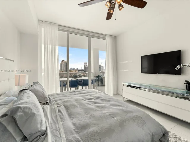 50 S Pointe Dr # 1706, Miami Beach FL 33139