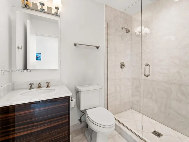 50 S Pointe Dr # 1706, Miami Beach FL 33139