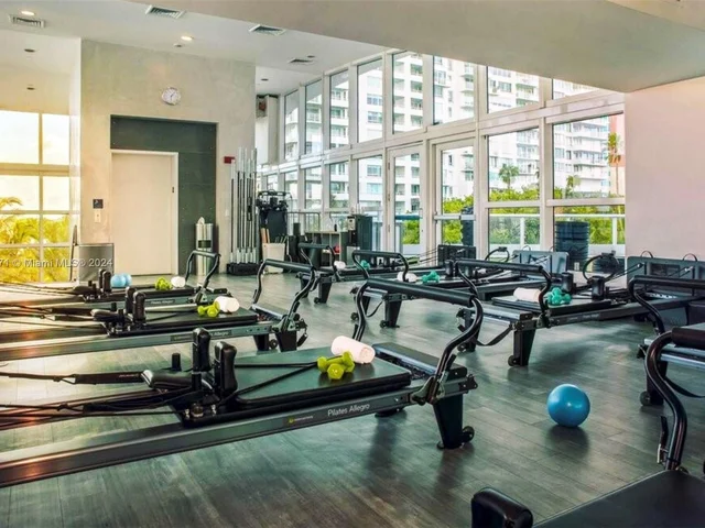 50 S Pointe Dr # 1706, Miami Beach FL 33139