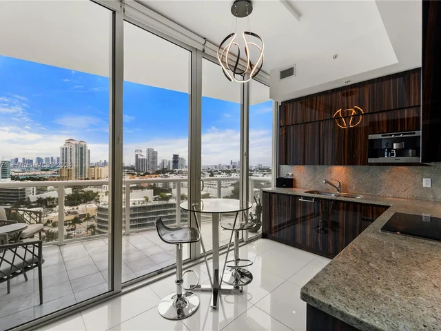 50 S Pointe Dr # 1706, Miami Beach FL 33139