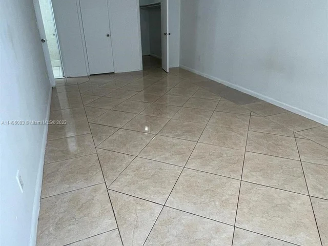 494 NW 165th St Rd # 105, Miami FL 33169