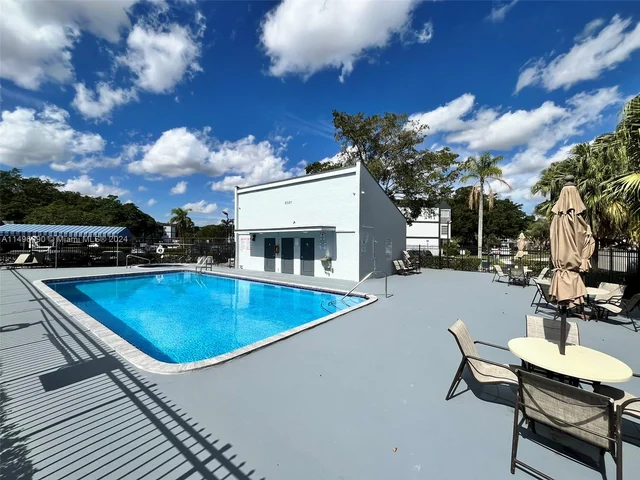 8330 Sands Point Blvd # N307, Tamarac FL 33321