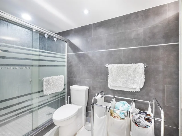 1001 91st St # 303, Bay Harbor Islands FL 33154