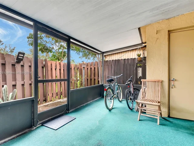 7175 Nova Dr # 405, Davie FL 33317