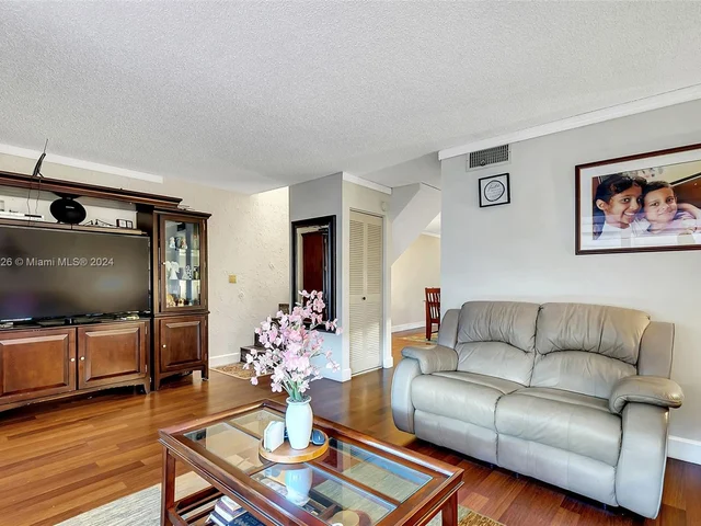 7175 Nova Dr # 405, Davie FL 33317