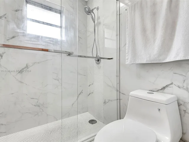 7175 Nova Dr # 405, Davie FL 33317