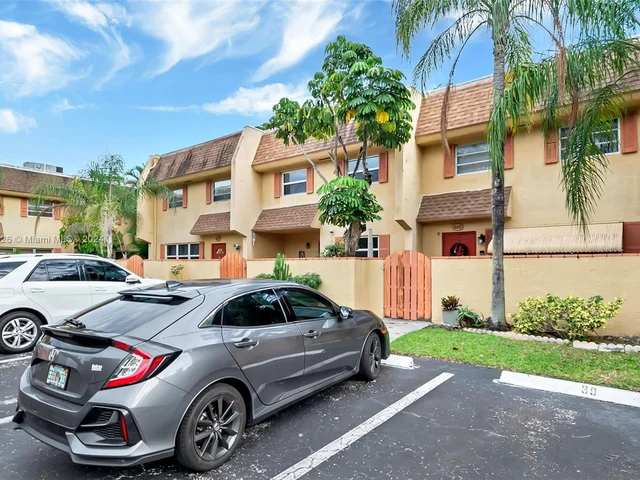 7175 Nova Dr # 405, Davie FL 33317