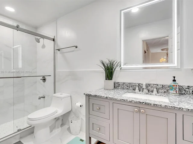 7175 Nova Dr # 405, Davie FL 33317