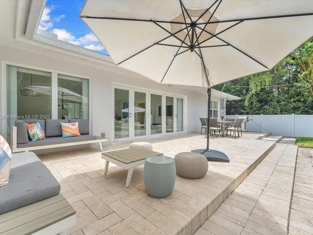 952 Hollywood Blvd, Hollywood FL 33019