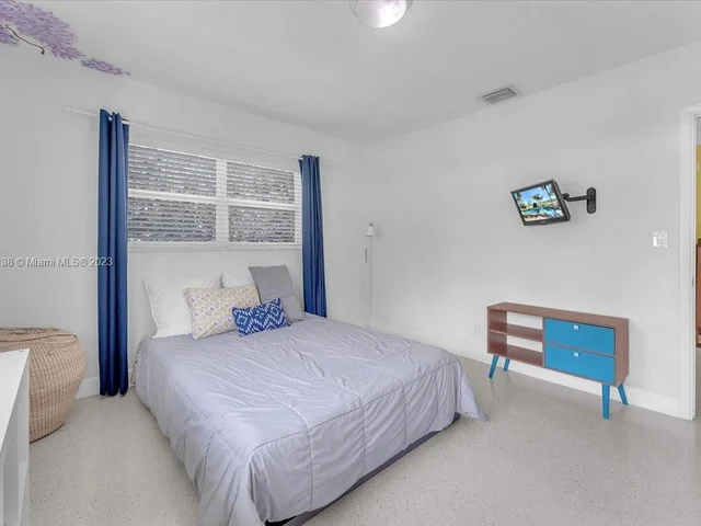 952 Hollywood Blvd, Hollywood FL 33019