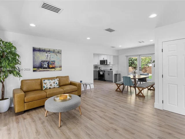 39 NW 49th St, Miami FL 33127