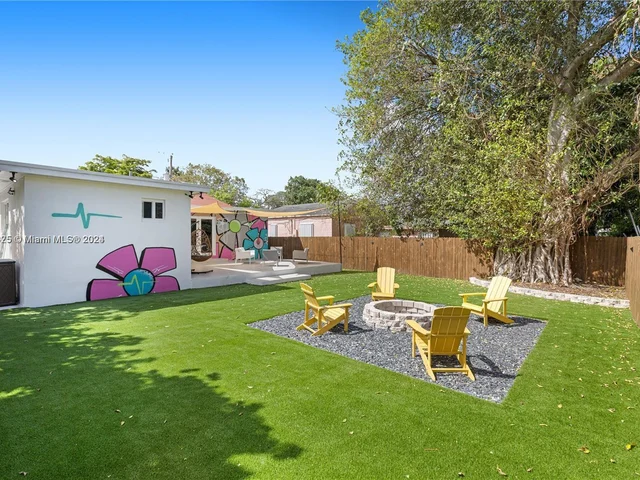 39 NW 49th St, Miami FL 33127