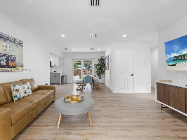 39 NW 49th St, Miami FL 33127