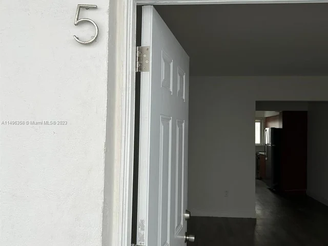 7330 Harding Ave # 4, Miami Beach FL 33141