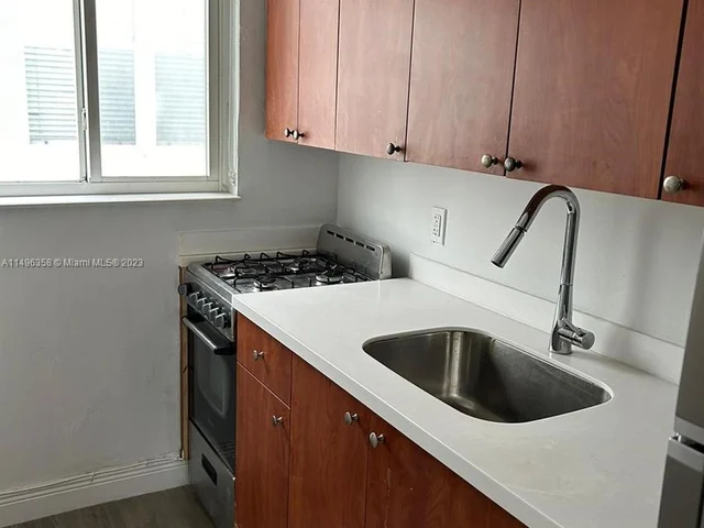 7330 Harding Ave # 4, Miami Beach FL 33141