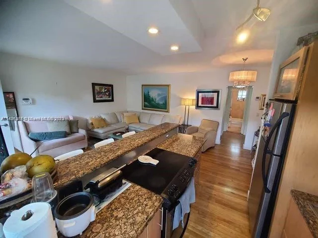 1220 Alton Rd # 202, Miami Beach FL 33139