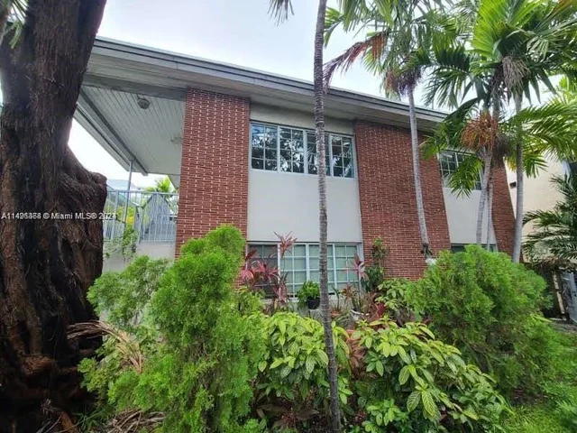 1220 Alton Rd # 202, Miami Beach FL 33139