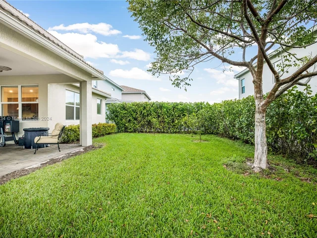 1595 Myrtle Oak Ter, Hollywood FL 33021
