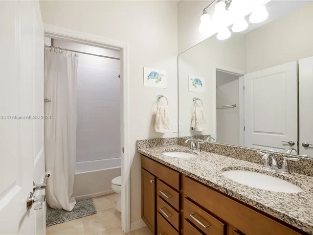 1595 Myrtle Oak Ter, Hollywood FL 33021