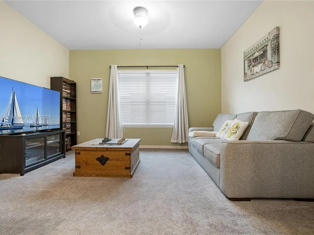 1595 Myrtle Oak Ter, Hollywood FL 33021