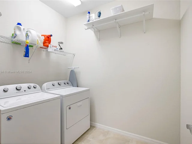 1595 Myrtle Oak Ter, Hollywood FL 33021