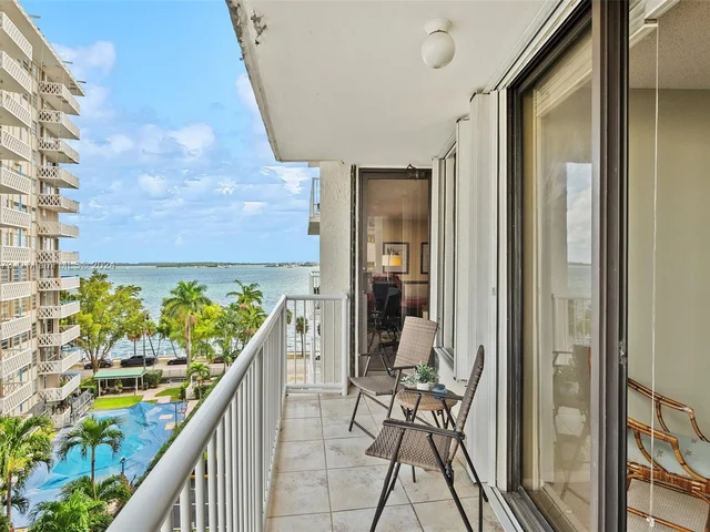 1440 Brickell Bay Dr # 707, Miami FL 33131