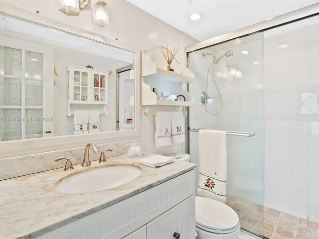 1440 Brickell Bay Dr # 707, Miami FL 33131