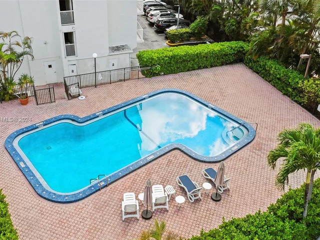 1440 Brickell Bay Dr # 707, Miami FL 33131