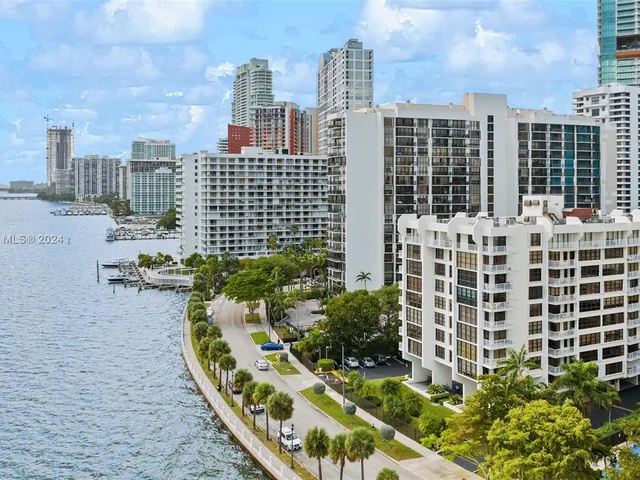 1440 Brickell Bay Dr # 707, Miami FL 33131