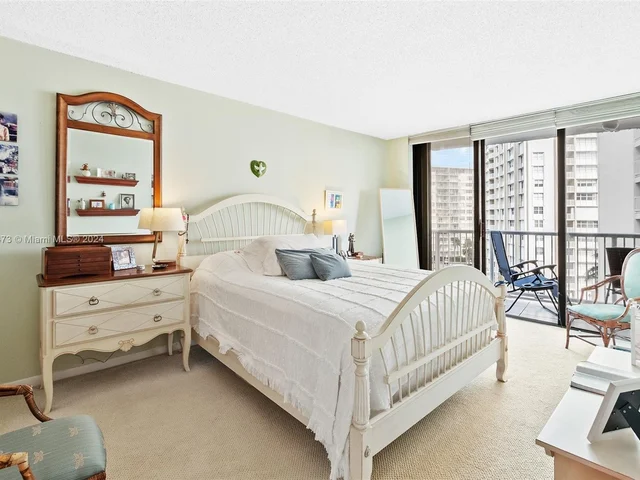 1440 Brickell Bay Dr # 707, Miami FL 33131