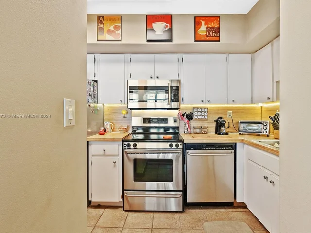 1440 Brickell Bay Dr # 707, Miami FL 33131