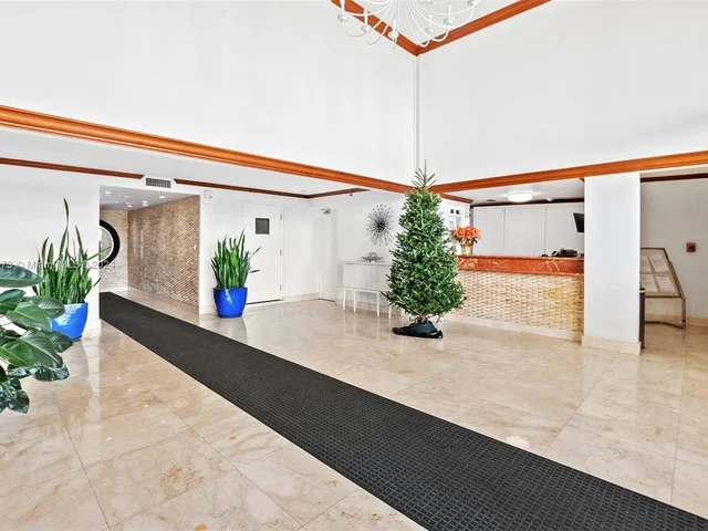 1440 Brickell Bay Dr # 707, Miami FL 33131