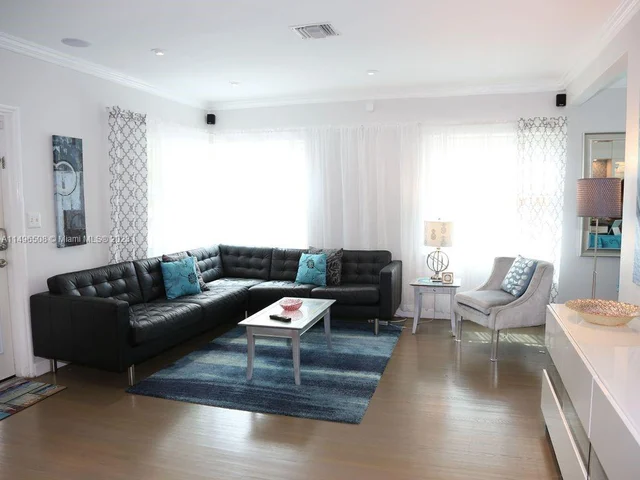 1535 Jackson St, Hollywood FL 33020