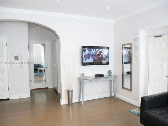 1535 Jackson St, Hollywood FL 33020