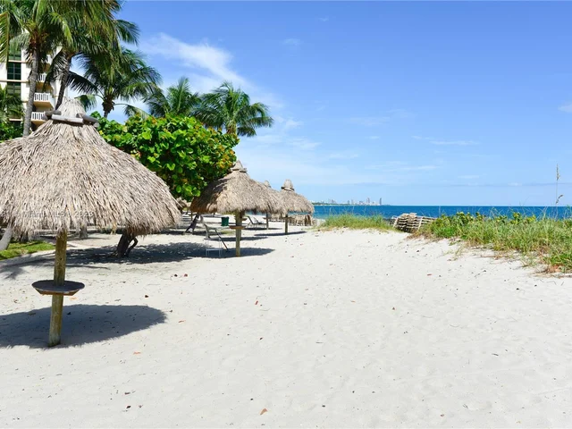 1121 Crandon Blvd # D1206, Key Biscayne FL 33149