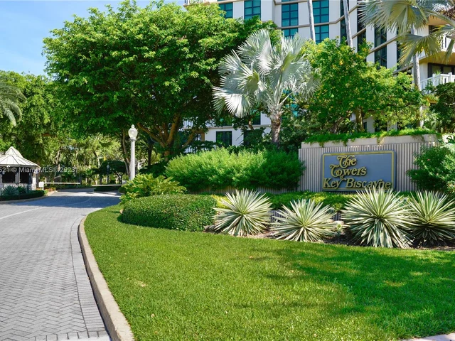 1121 Crandon Blvd # D1206, Key Biscayne FL 33149