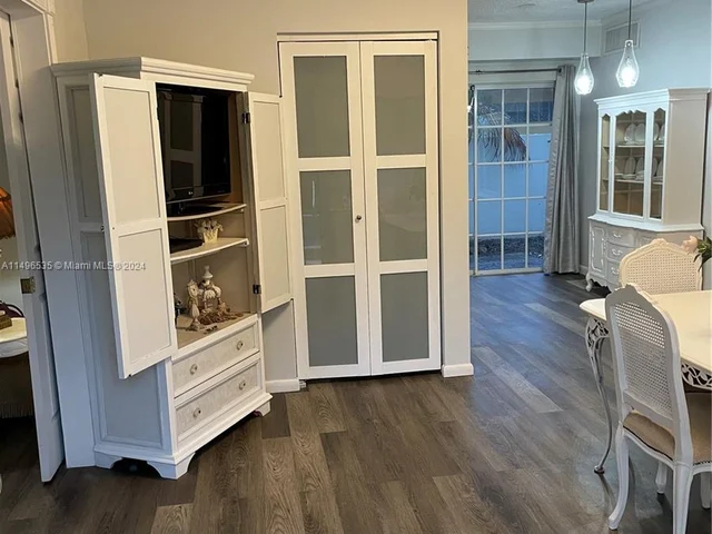 609 NE 13th Ave # 101, Fort Lauderdale FL 33304