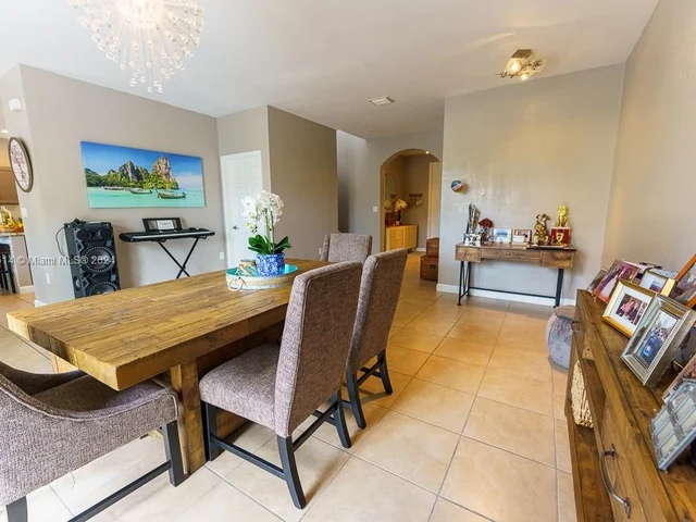 109 SE 36th Pl, Homestead FL 33033