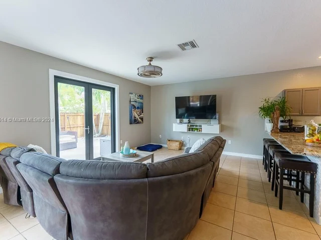 109 SE 36th Pl, Homestead FL 33033