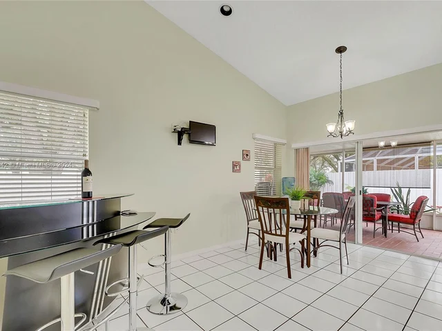 12756 NW 11th Ct, Sunrise FL 33323