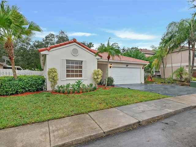 12756 NW 11th Ct, Sunrise FL 33323