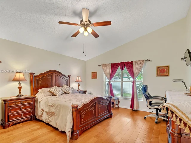 12756 NW 11th Ct, Sunrise FL 33323