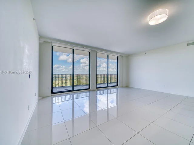 5252 NW 85th Ave, Doral FL 33166