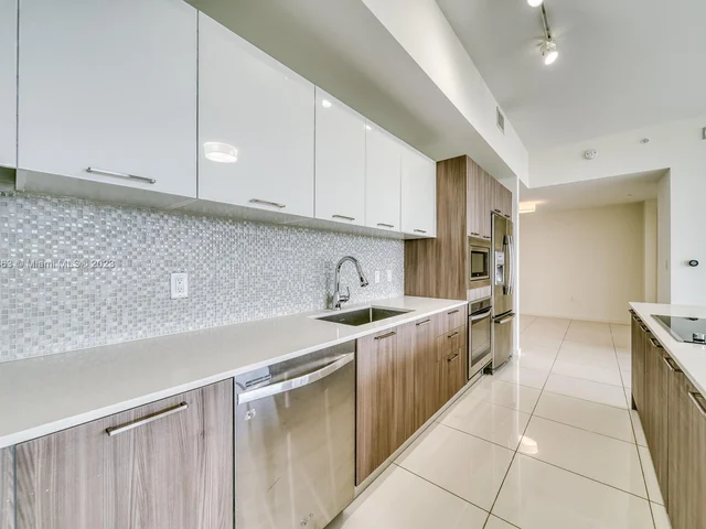 5252 NW 85th Ave, Doral FL 33166