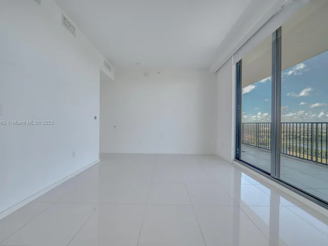 5252 NW 85th Ave, Doral FL 33166