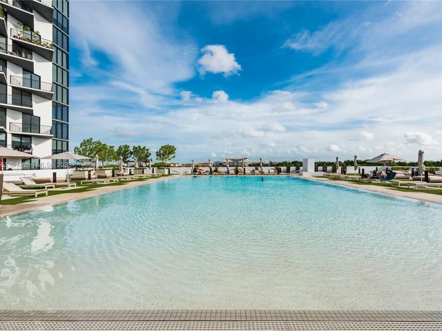 5252 NW 85th Ave, Doral FL 33166