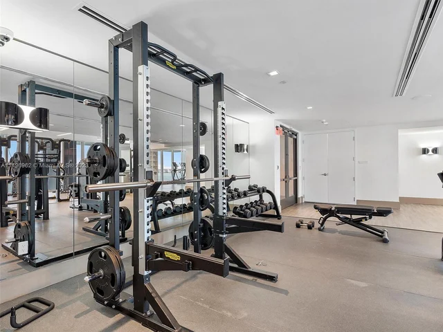 700 NE 26th terrace # 5301, Miami FL 33137