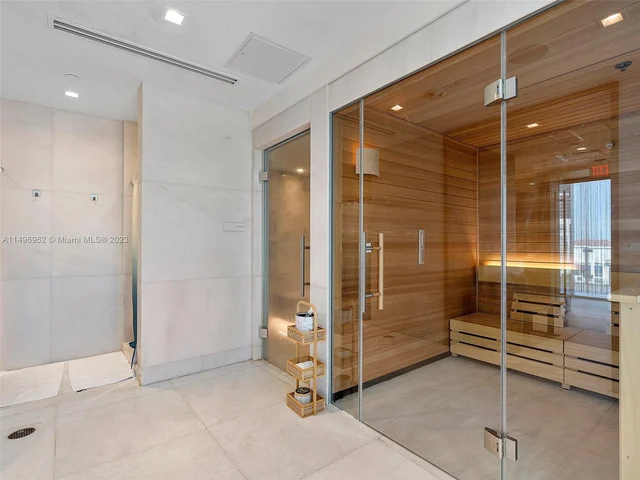 700 NE 26th terrace # 5301, Miami FL 33137